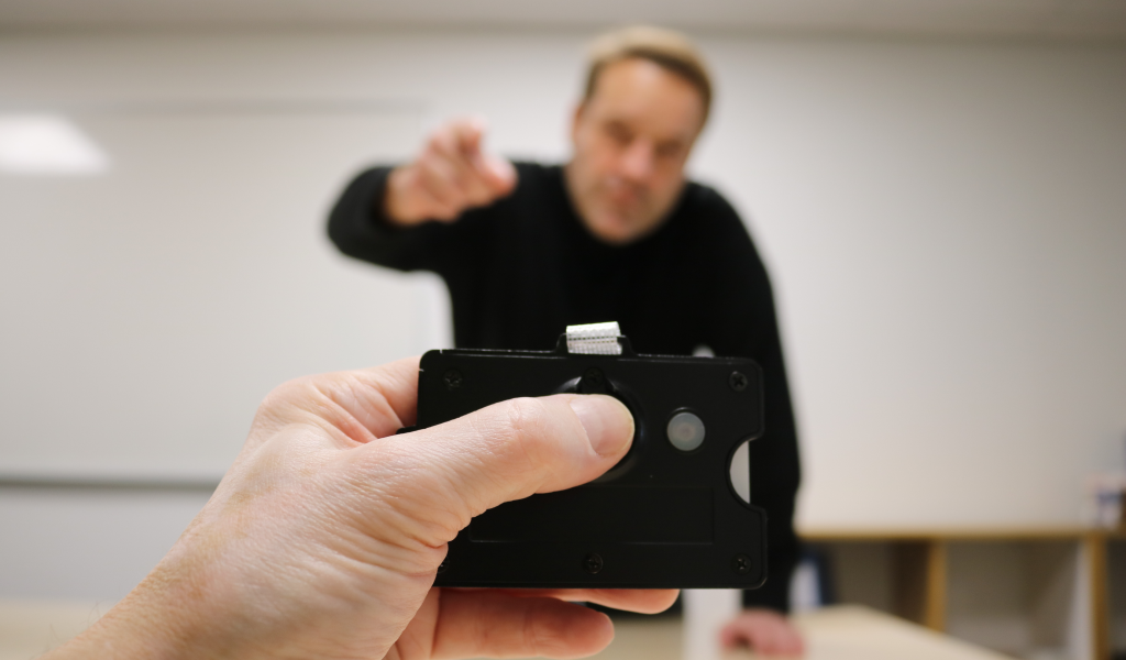 DiscreeteAlarmButton DiscreeteAlarmButton