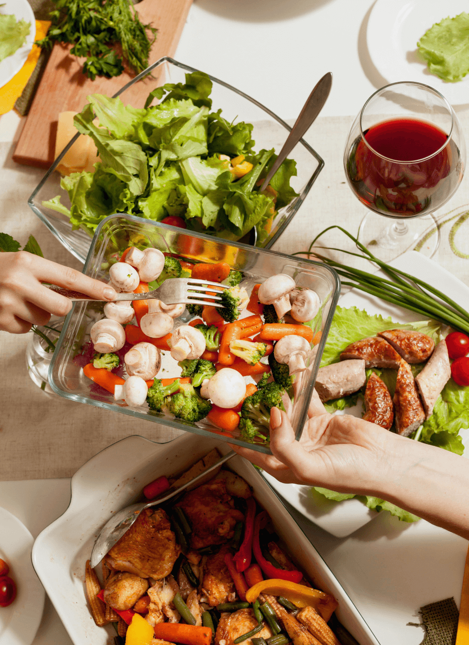 high-angle-dinner-table-with-food high-angle-dinner-table-with-food